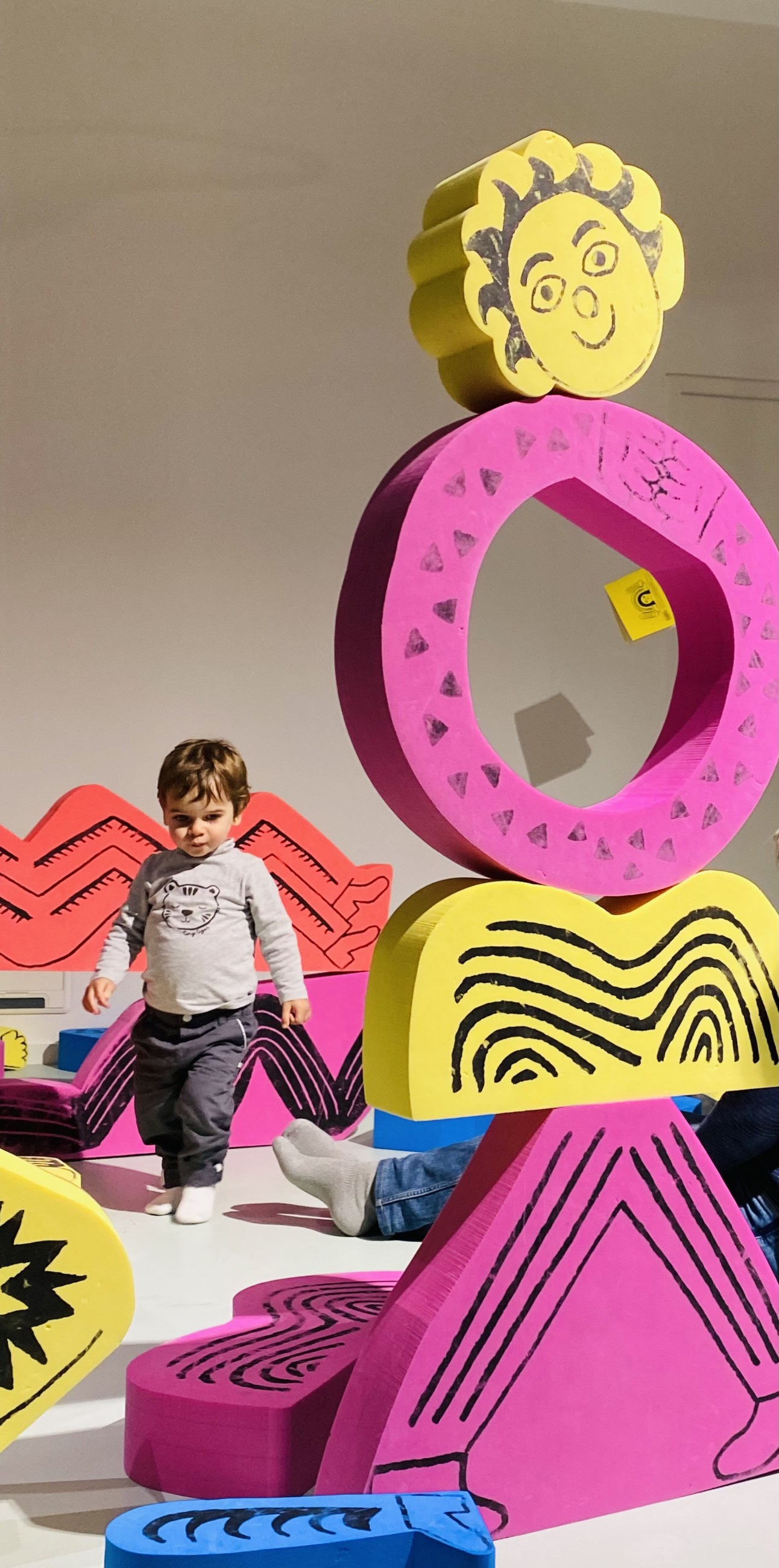 ÇA NE TIENT PAS DEBOUT !