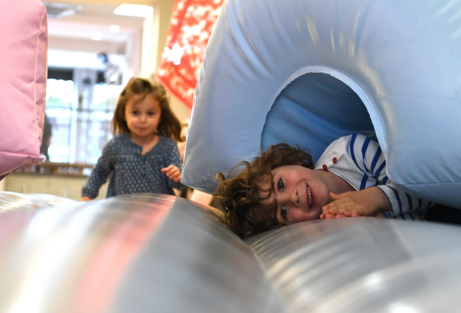 LA PLACE DES FÊTES - Une installation de Laure Jaffuel, designer